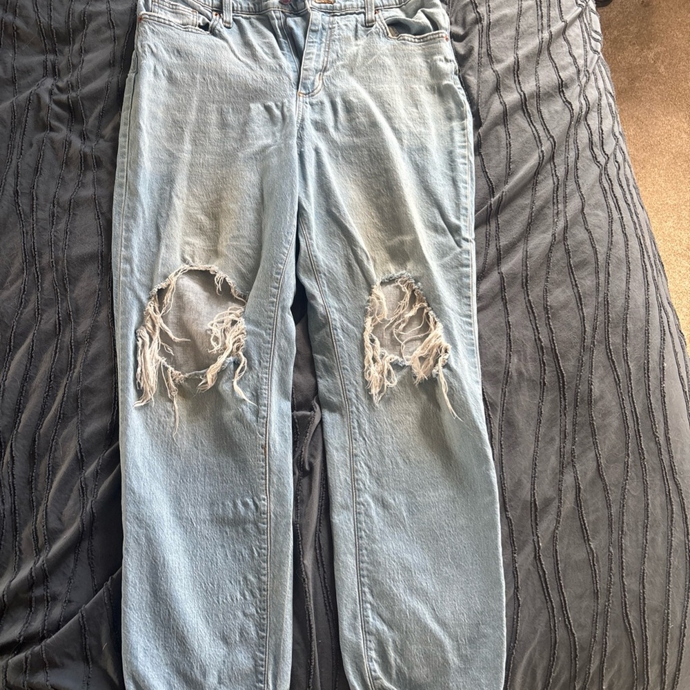 Universal Thread Distressed Light Blue Boyfriend Jeans